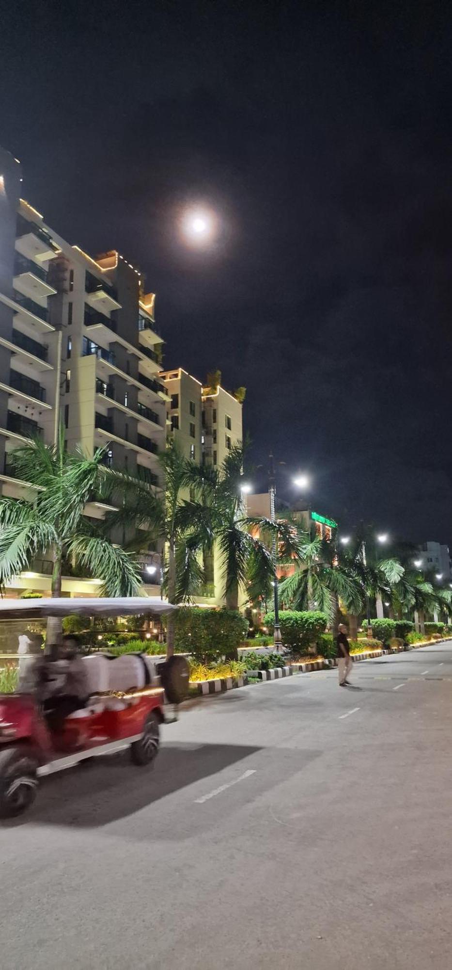 Elegant Secured Family Apartment With Open Space Dhaka Exterior foto