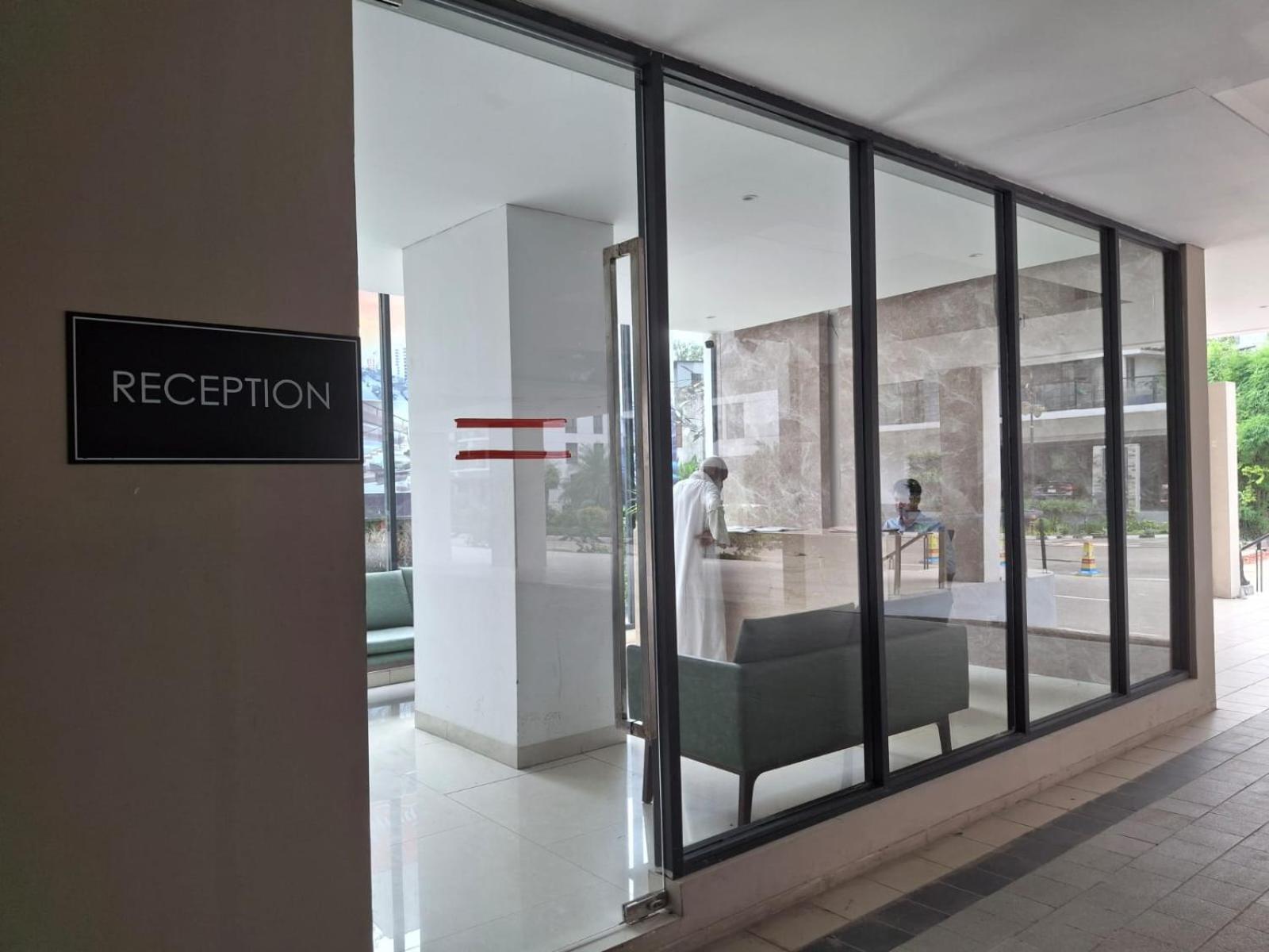 Elegant Secured Family Apartment With Open Space Dhaka Exterior foto