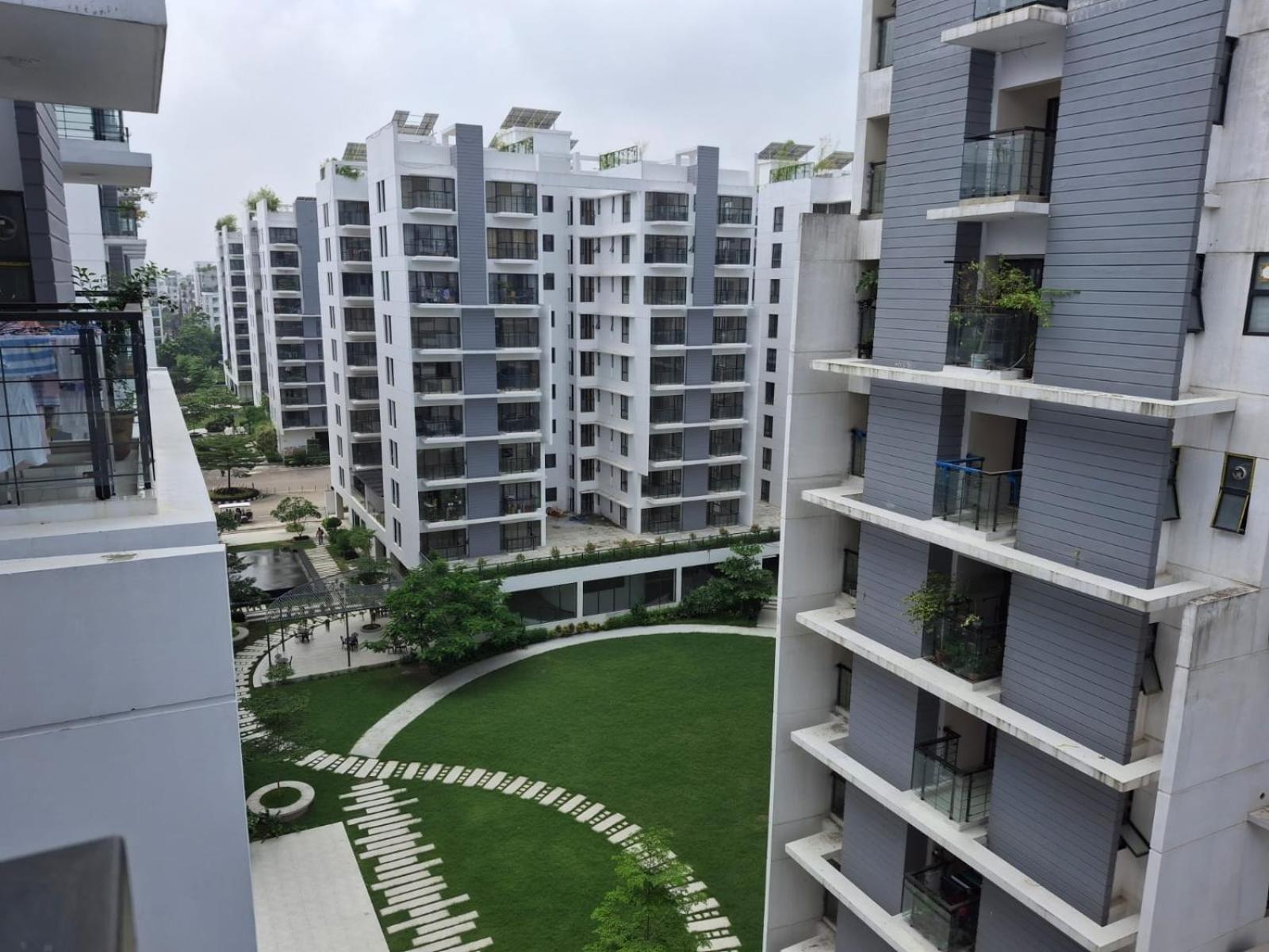 Elegant Secured Family Apartment With Open Space Dhaka Exterior foto