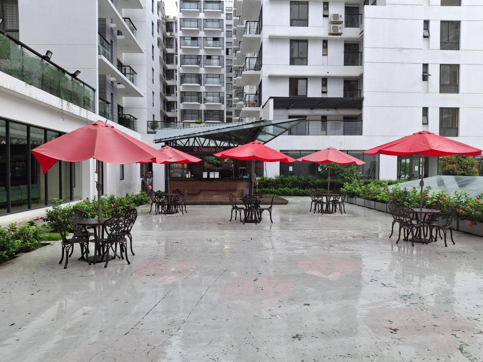 Elegant Secured Family Apartment With Open Space Dhaka Exterior foto