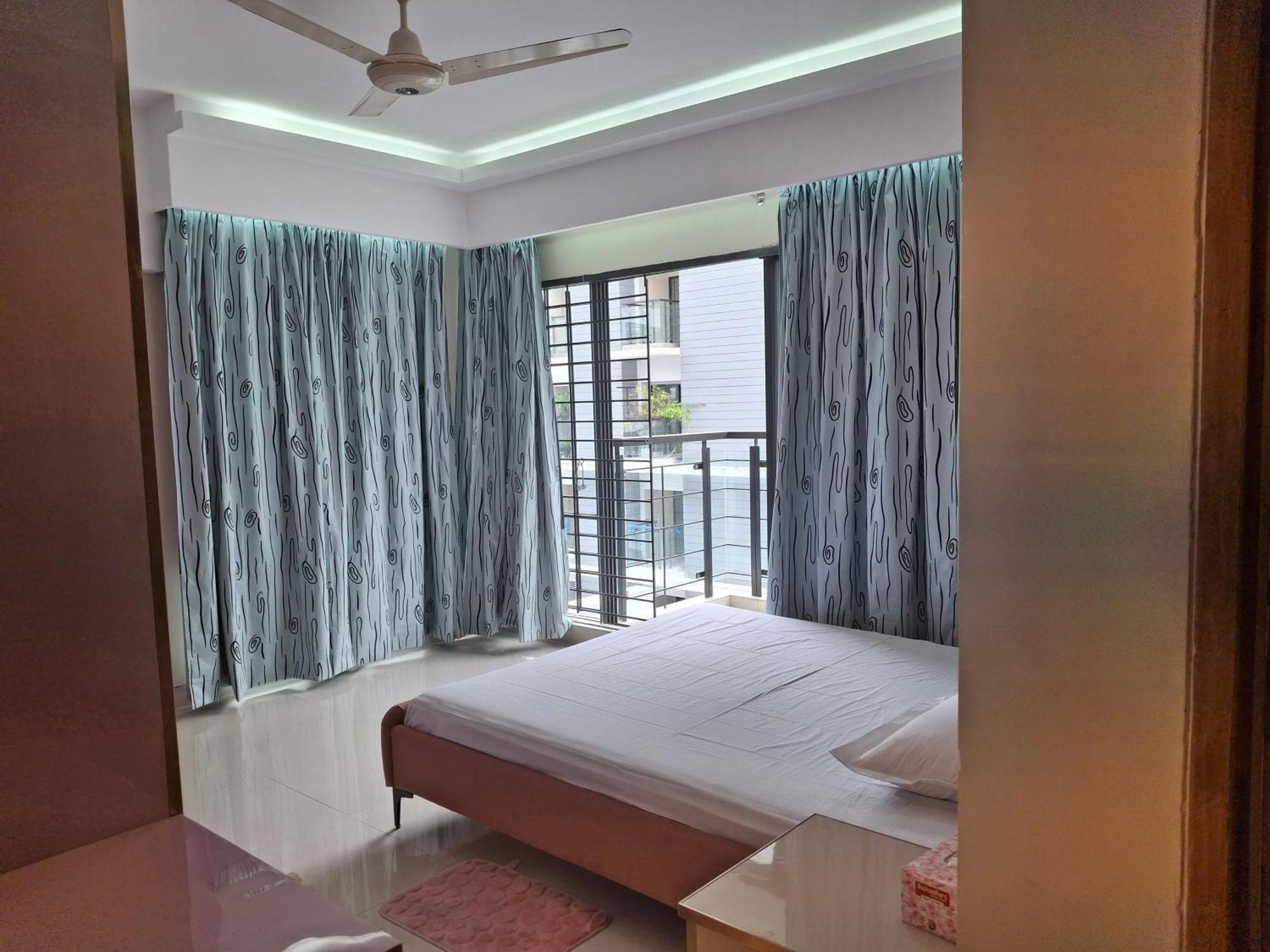 Elegant Secured Family Apartment With Open Space Dhaka Exterior foto