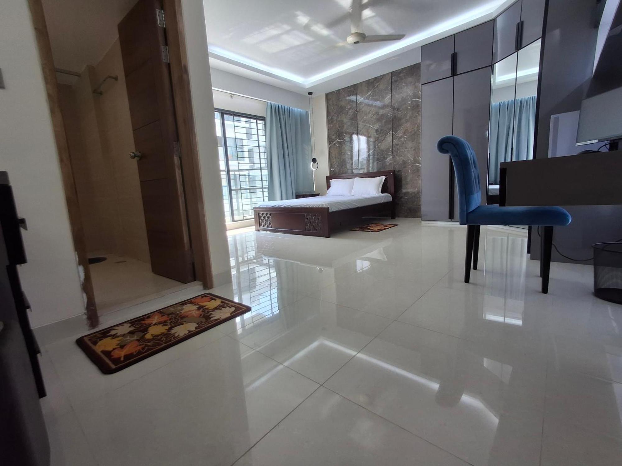 Elegant Secured Family Apartment With Open Space Dhaka Exterior foto